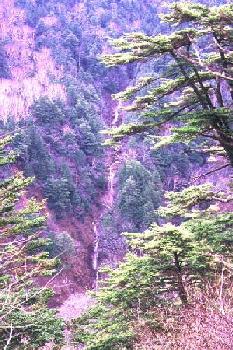Oroosoroshi no taki waterfall